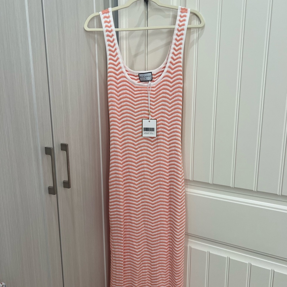 NWT- Runaway Cedric Midi Dress melon/white